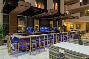 Bar (trong khuôn viên)