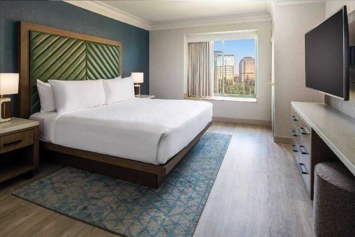 1 bedroom, premium bedding, pillowtop beds, in-room safe