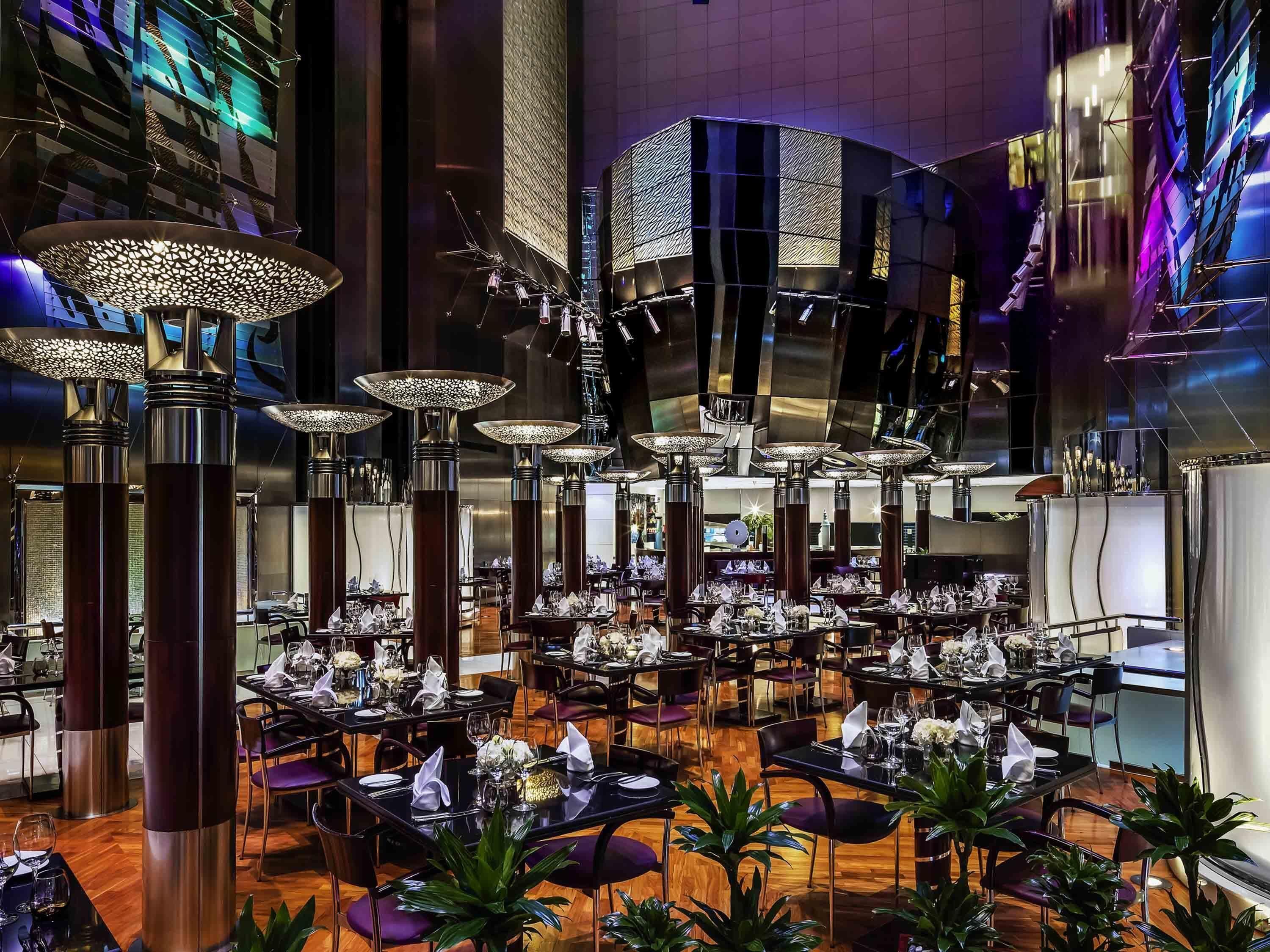 13 restaurants; ze serveren er ontbijt, lunch en diner 