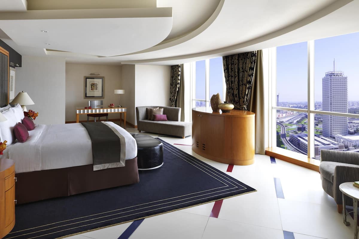 1 bedroom, premium bedding, minibar, in-room safe