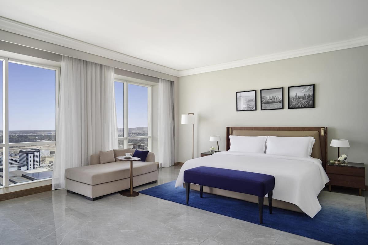 One Bedroom Suite King | Premium bedding, minibar, in-room safe, desk