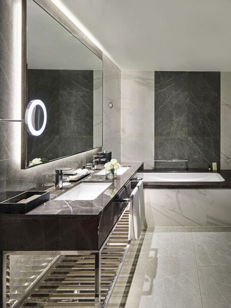Fairmont Dubai - Image 41
