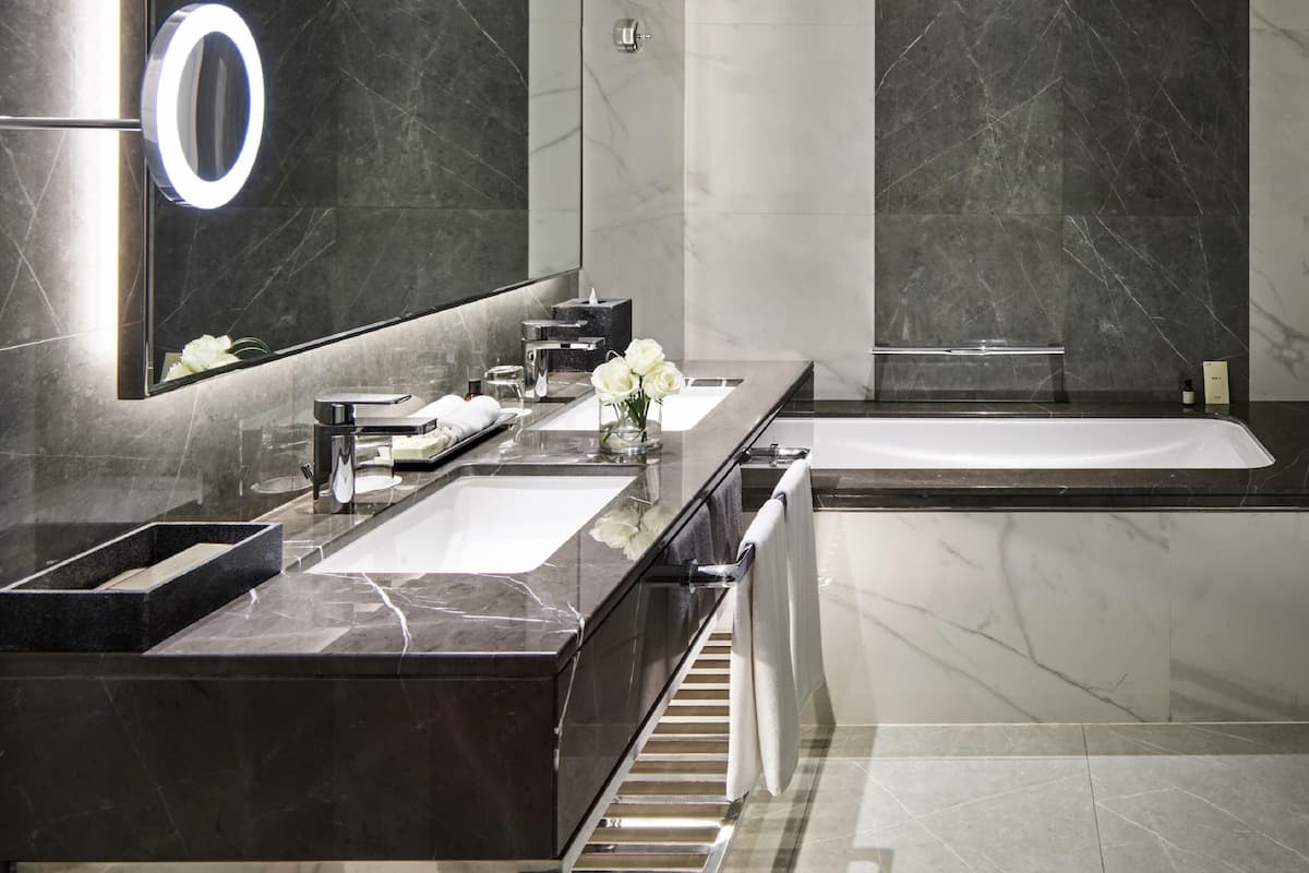 Premium bedding, minibar, in-room safe, desk