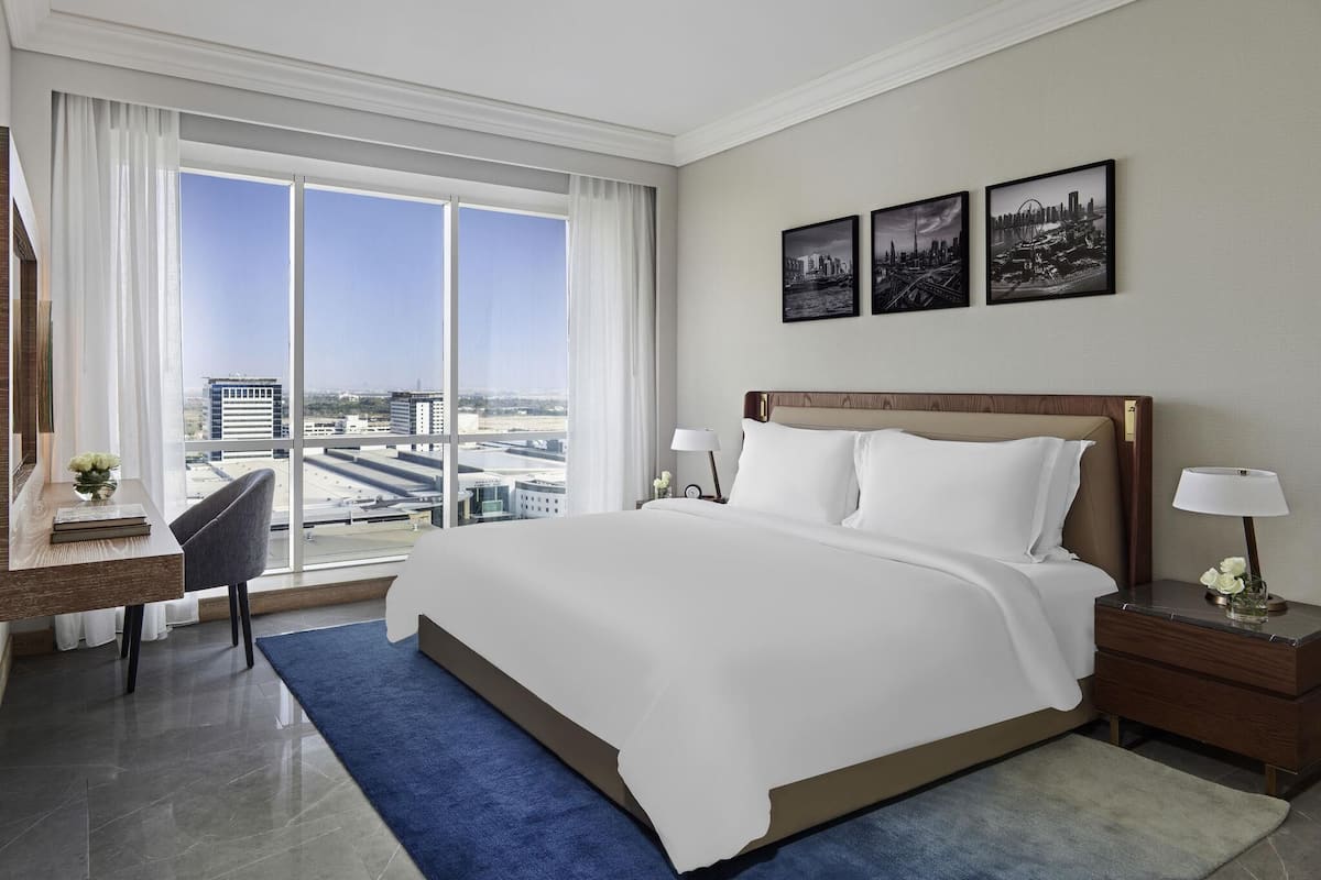 Premium bedding, minibar, in-room safe, desk