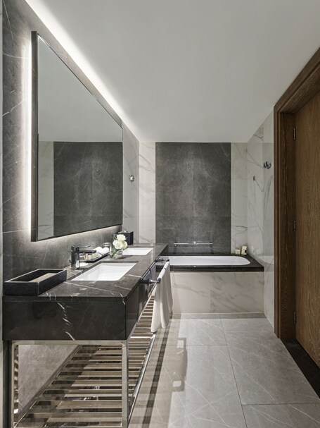 Fairmont Dubai - Image 42