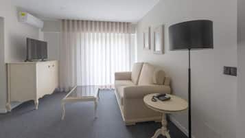 In-room safe, desk, soundproofing, free WiFi