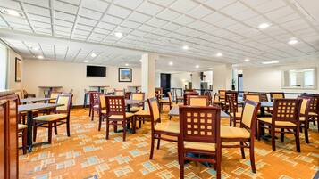 Free daily buffet breakfast