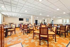 Free daily buffet breakfast  - Quality Inn Edison-New Brunswick (Edison)