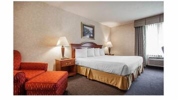 In-room safe, individually furnished, desk, laptop workspace