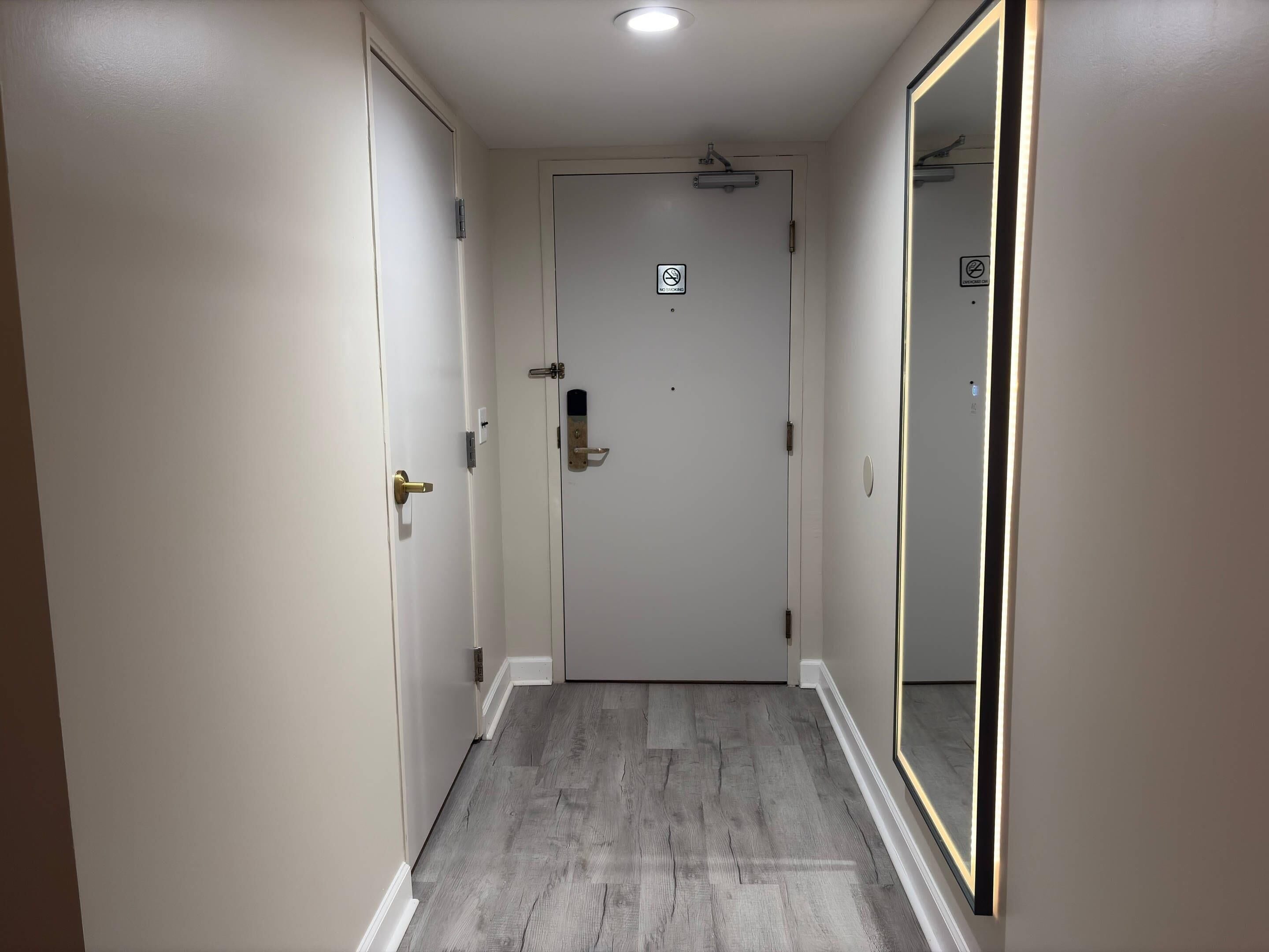 Room, 1 King Bed, Accessible, Non Smoking ( Upgrade) | In-room safe, individually furnished, desk, laptop workspace
