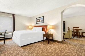 In-room safe, individually furnished, desk, laptop workspace - Quality Inn Edison-New Brunswick (Edison)