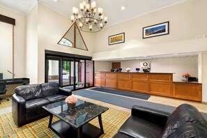 Lobby - Quality Inn Edison-New Brunswick (Edison)