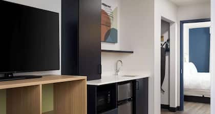 Spark by Hilton Guelph
