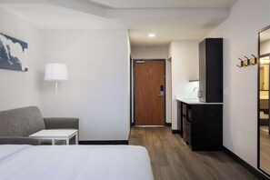 Studio, 2 Queen Beds