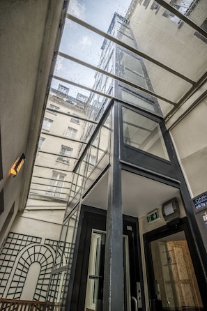 Cour