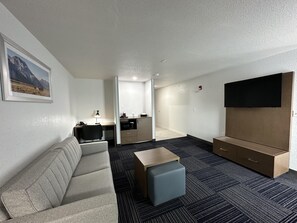 Suite, 1 King Bed, Non Smoking (with Single Sofabed)