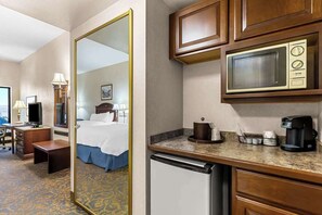 Refrigerador, cafetera/tetera