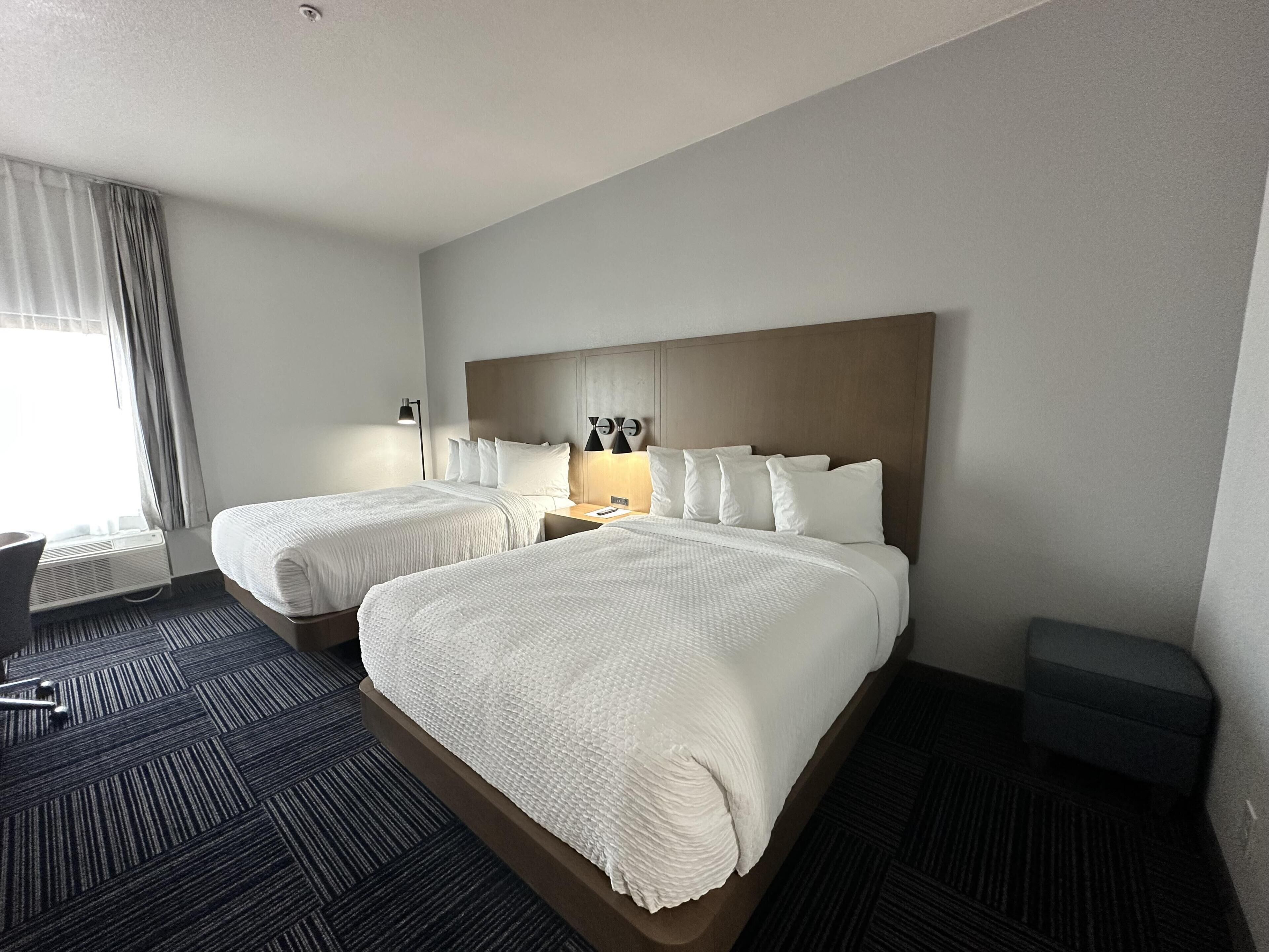 Chambre Standard, 2 grands lits, non-fumeurs, réfrigérateur et four à micro-ondes | Literie hypoallergénique, couette en duvet d'oie, surmatelas