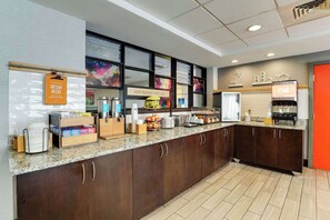 Bao gồm bữa sáng buffet hàng ngày 