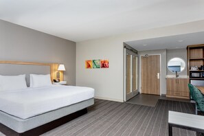 Suite, 1 Tempat Tidur King, Bebas Asap Rokok | Seprai premium, meja kerja, kedap suara, dan setrika/meja setrika