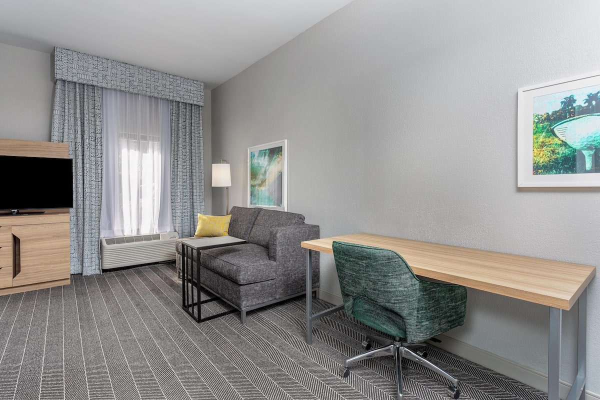 高級寢具、書桌、隔音、熨斗/熨衫板