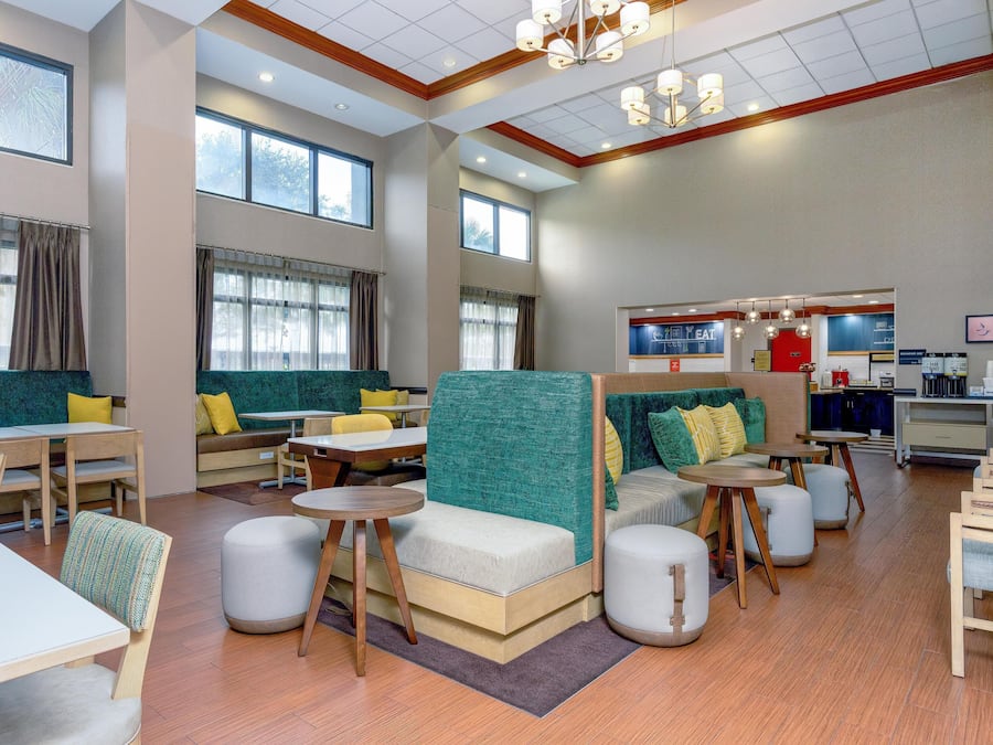 Frokost på farten er inkludert hver dag