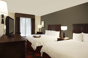Standardzimmer, 2 Queen-Betten | Hochwertige Bettwaren, Schreibtisch, schallisolierte Zimmer