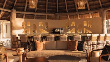 2 bares o lounges, bar en la playa