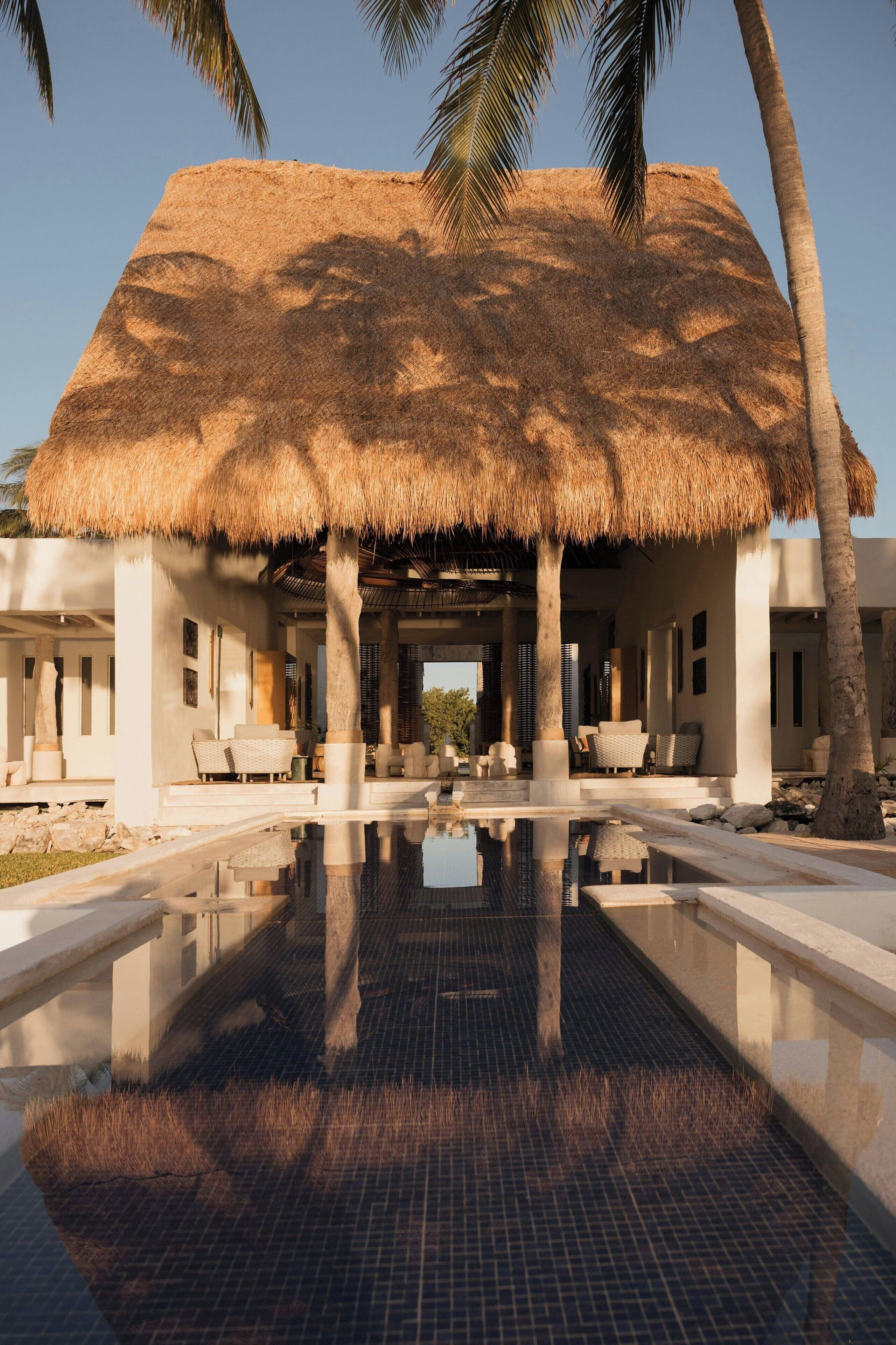 2 bars/lounges, beach bar