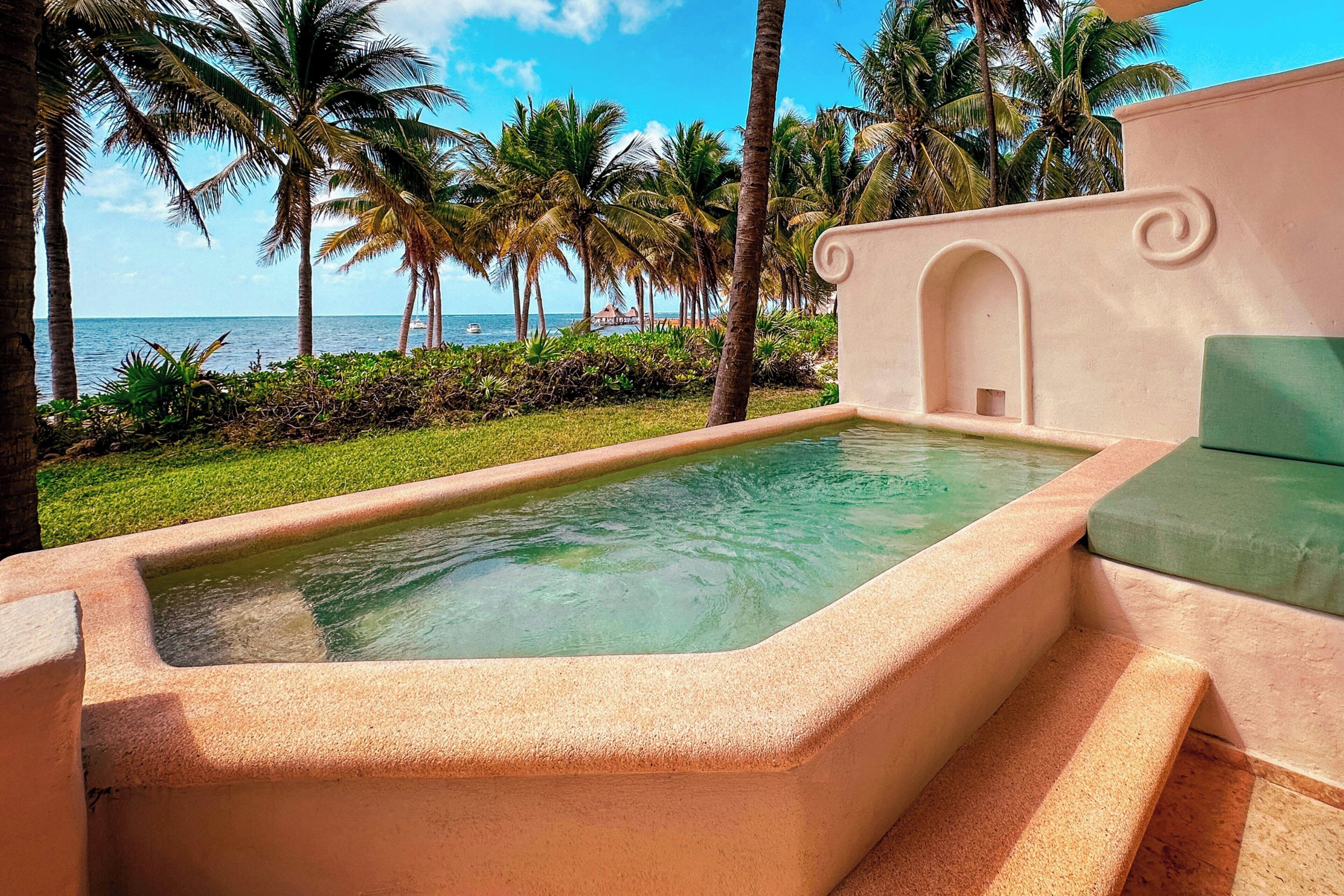 2 albercas al aire libre y camas balinesas (con cargo) 