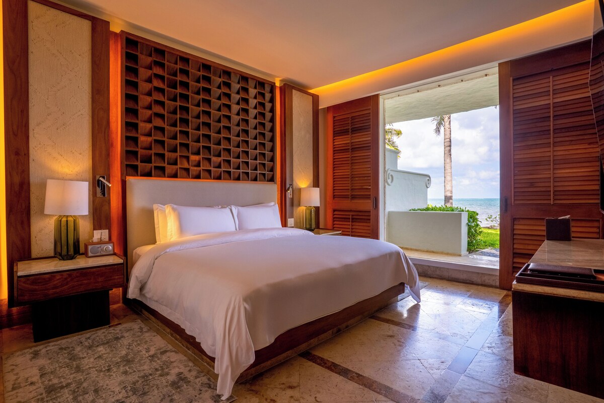Presidential Suite Ocean Front Two Bedroom Private Pool Diamond Club