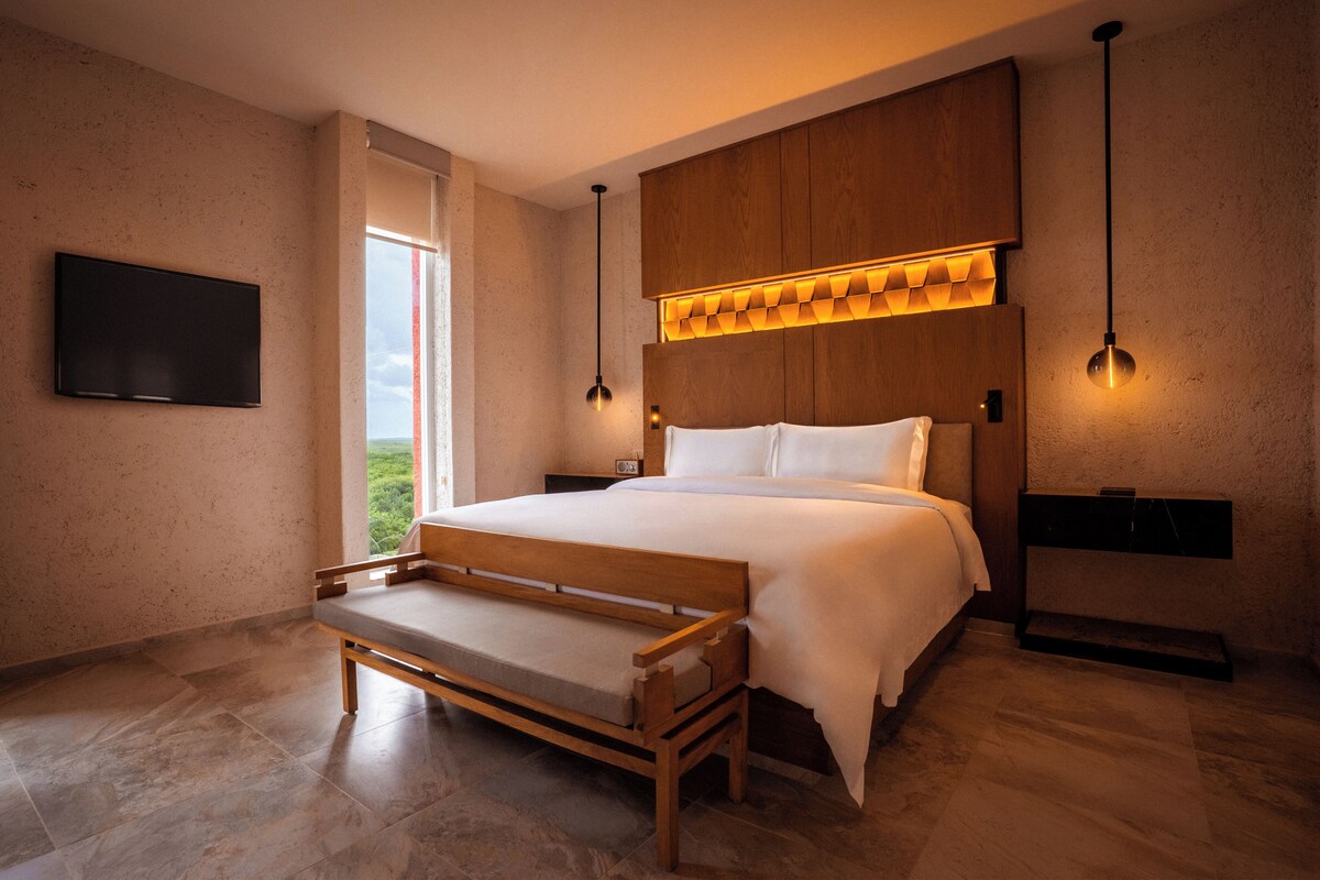 Chairman One bedroom Luxury Suite Ocean Front Private Pool & Outdoor shower