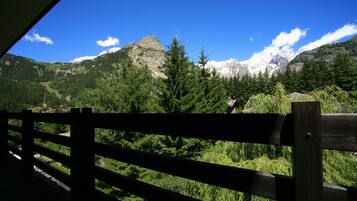 Vue depuis lâhĂ©bergement