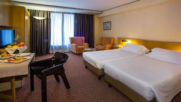 Down comforters, minibar, in-room safe, desk