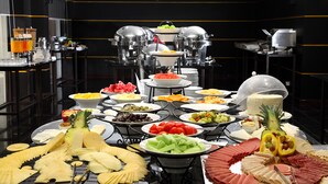 Daily buffet breakfast for a fee - Ramada by Wyndham Qurum Beach (Muscat)