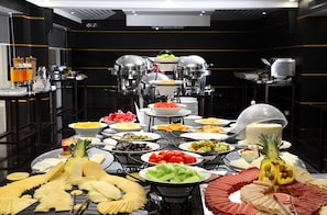 Daily buffet breakfast for a fee