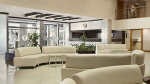 Lobby - Ramada by Wyndham Qurum Beach (Muscat)