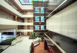 Lobby - Ramada by Wyndham Qurum Beach (Muscat)