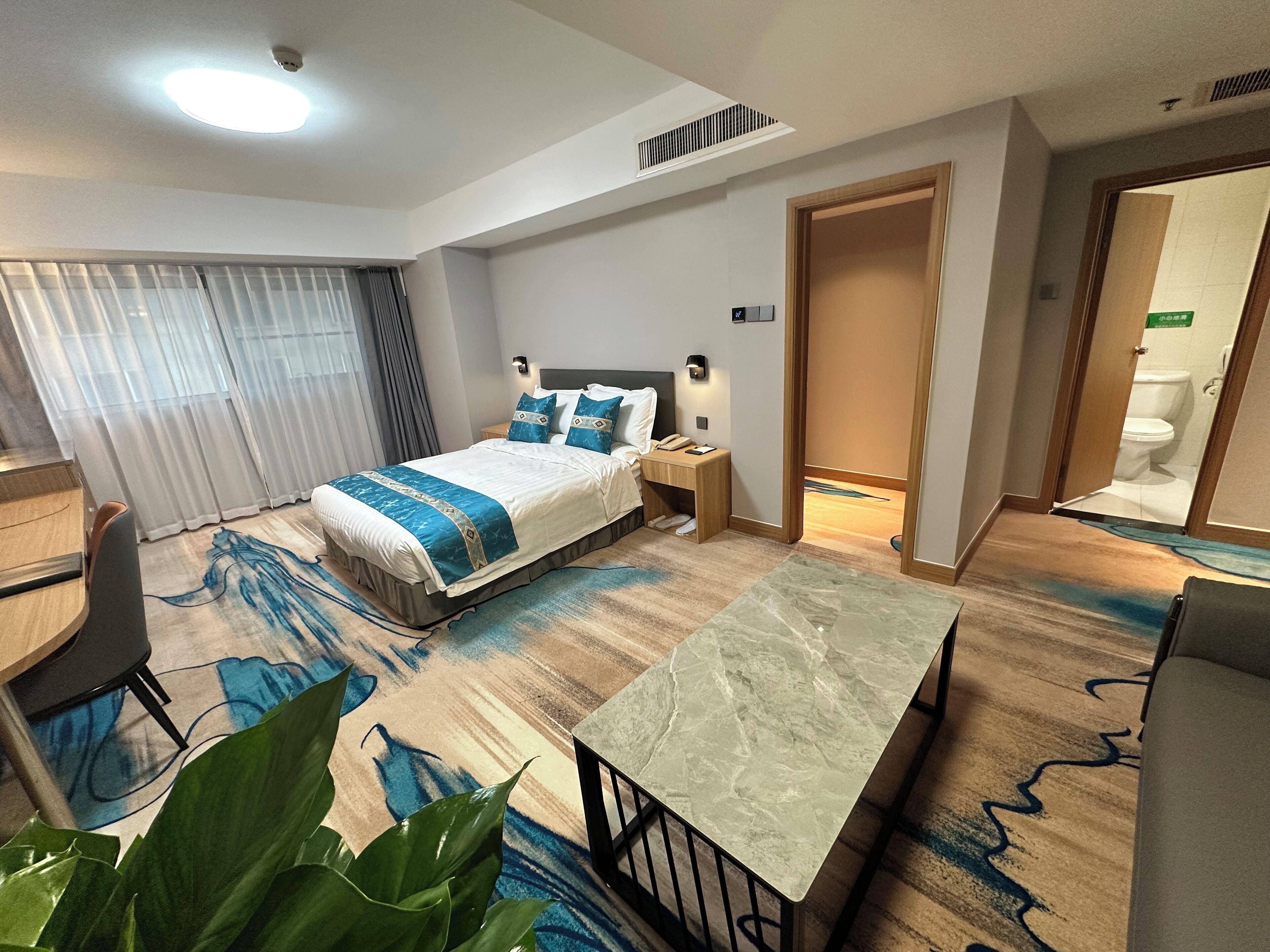 Executive Double Room (newly renovation) | Living area | 32-inch TV with digital channels