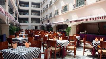 Daily buffet breakfast for a fee