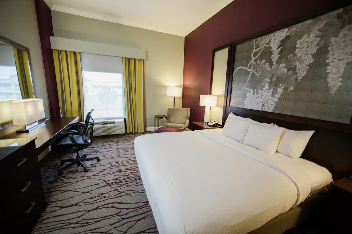 Pillowtop beds, in-room safe, desk, laptop workspace