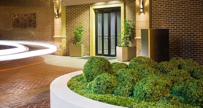DoubleTree by Hilton Hotel Savannah Historic District