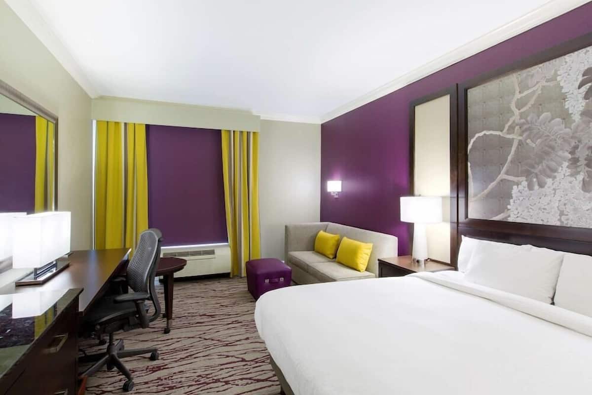 Surmatelas, coffres-forts dans les chambres, bureau