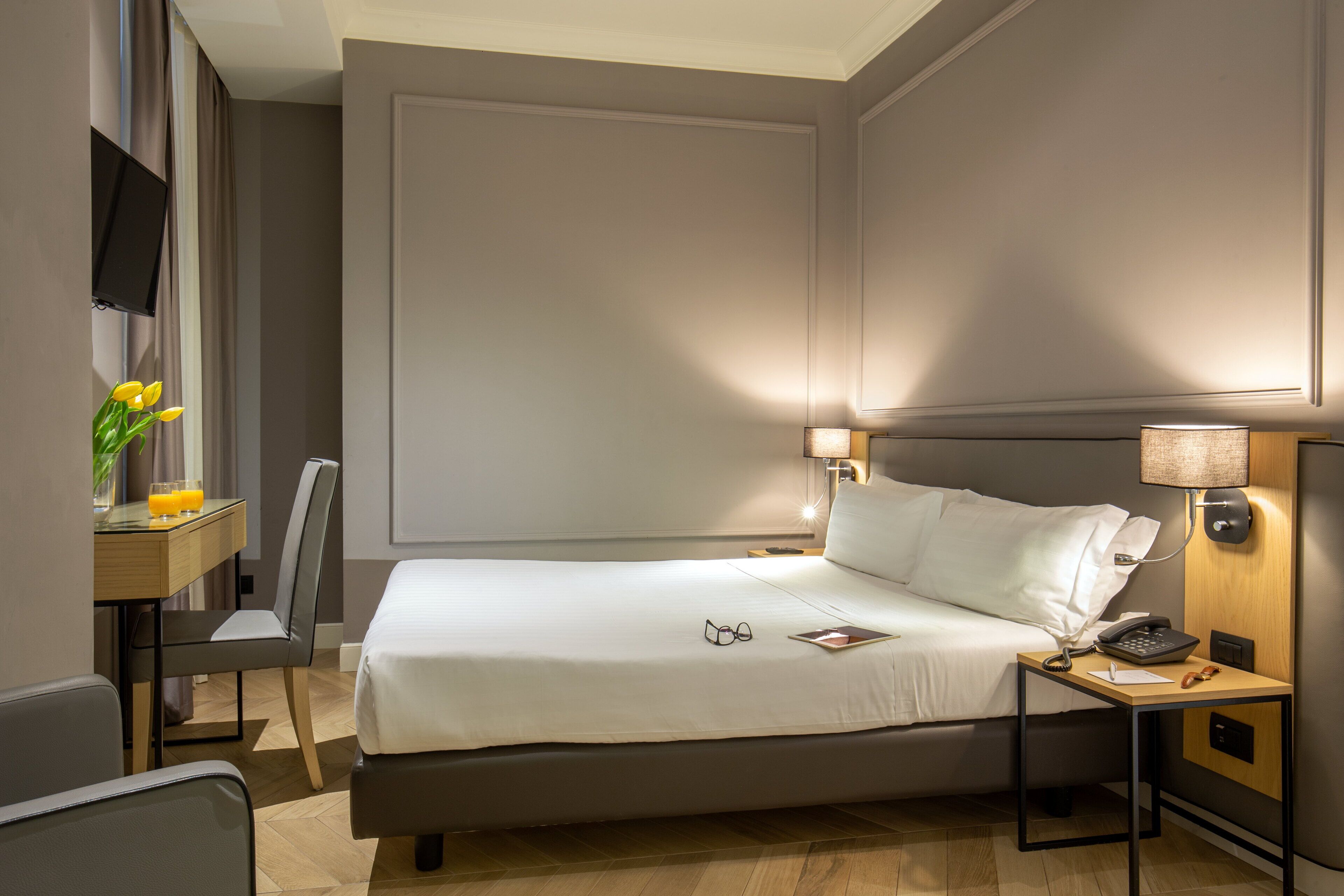 superior room, 1 queen bed | hypo-allergenic bedding, minibar, individually decorated