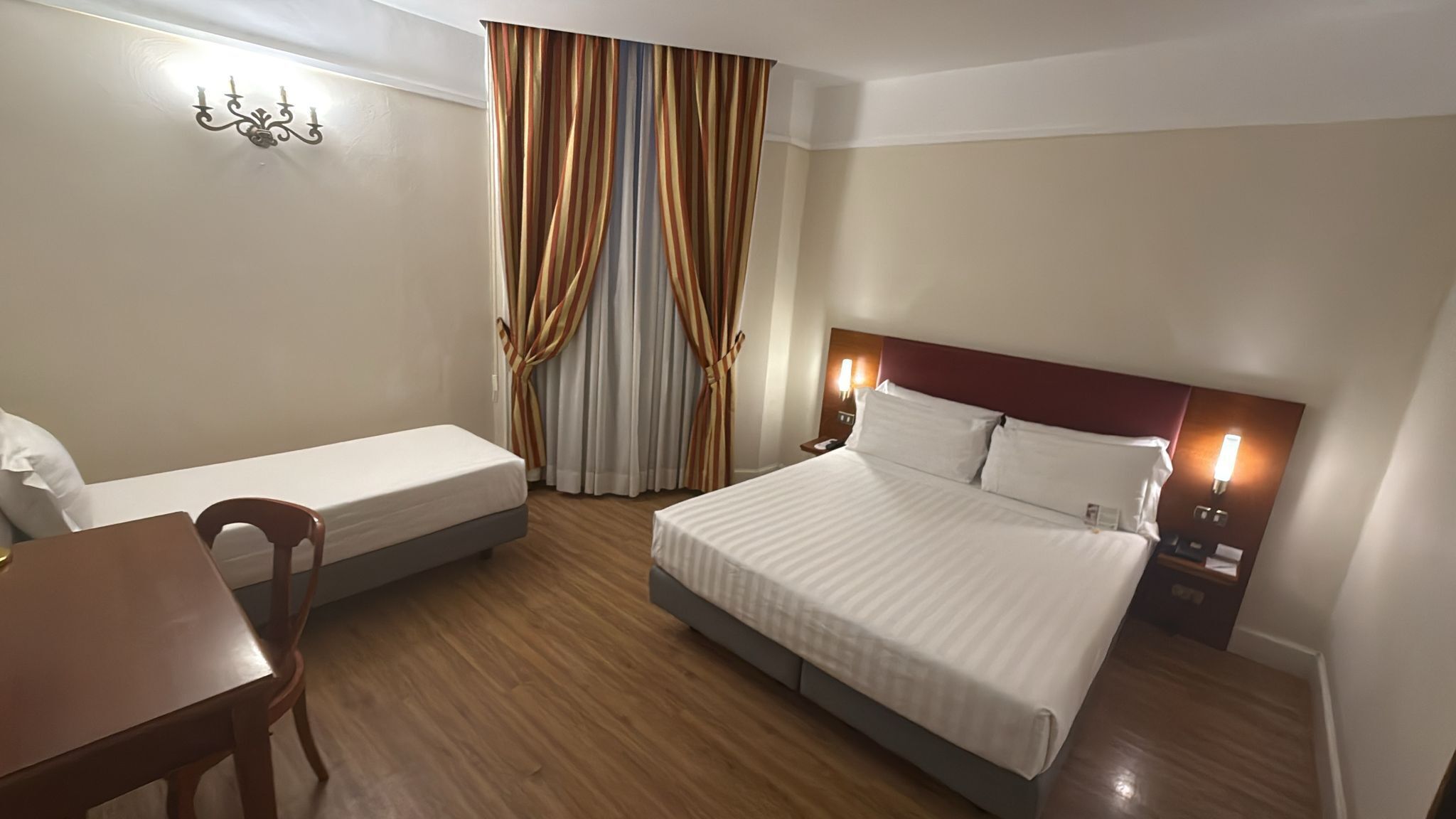 Biancheria da letto ipoallergenica, minibar, con stile personalizzato