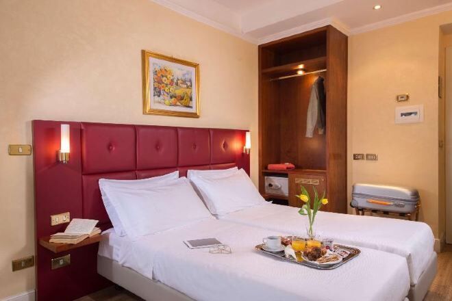 Literie hypoallergénique, minibar, décoration personnalisée