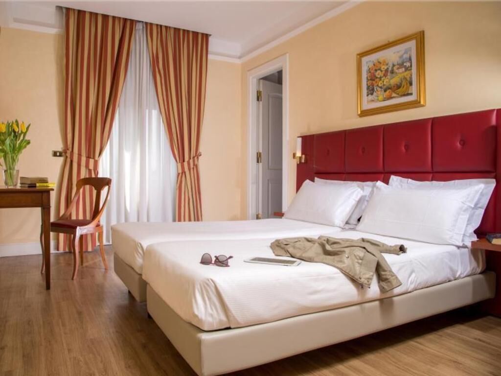 Hypo-allergenic bedding, minibar, individually decorated