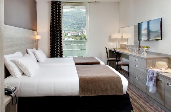 Twin Room | Premium bedding, in-room safe, desk, free WiFi