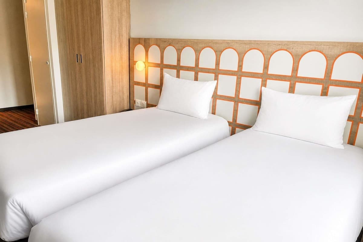 Room, 2 Twin Beds (Pop) | Premium bedding, in-room safe, desk, WiFi (free)