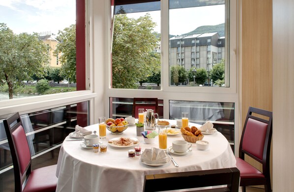 Daily buffet breakfast (EUR 10 per person)